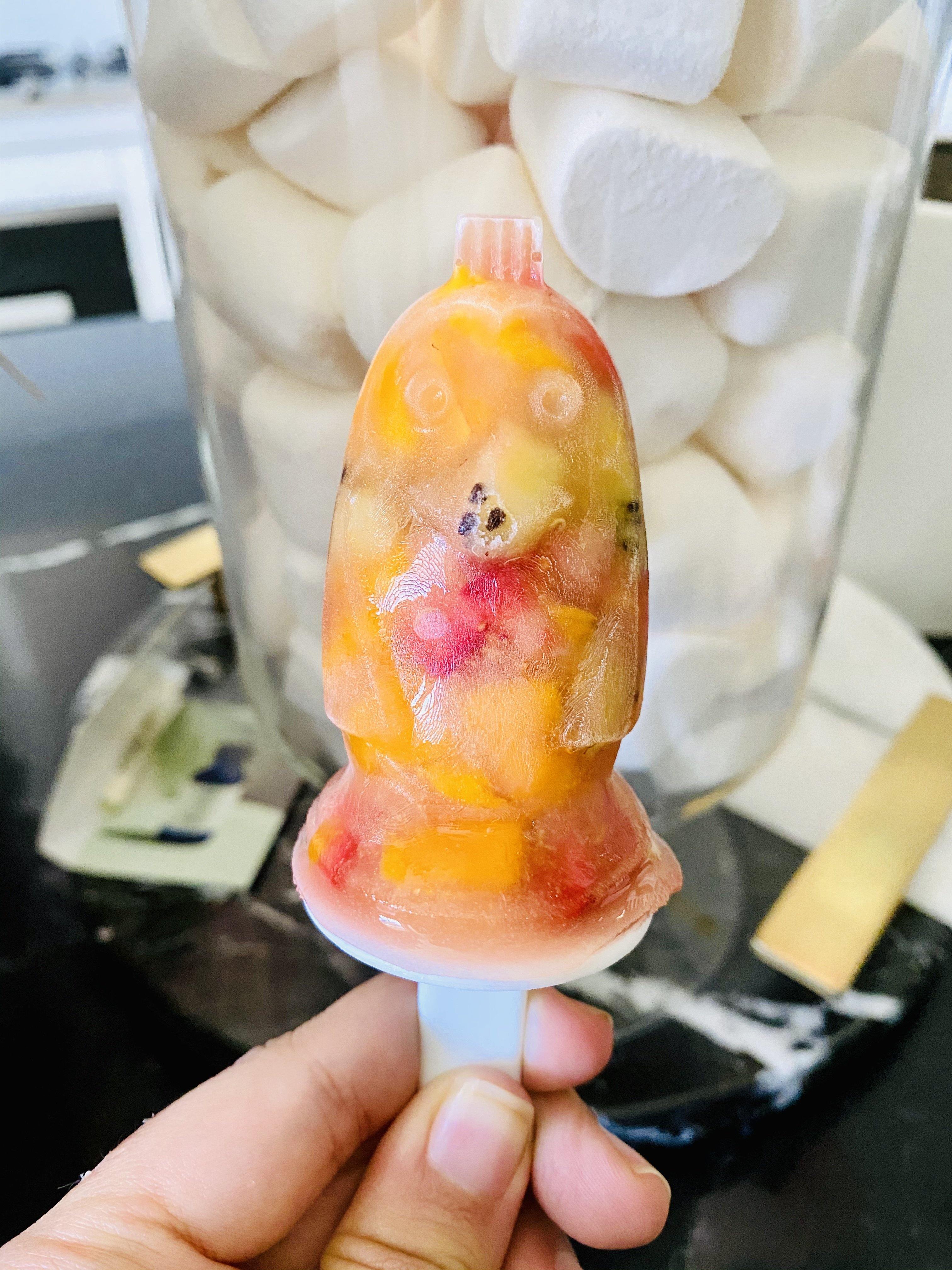 Fresh Fruit Ice Lollies with the Perfect Twist Little IA