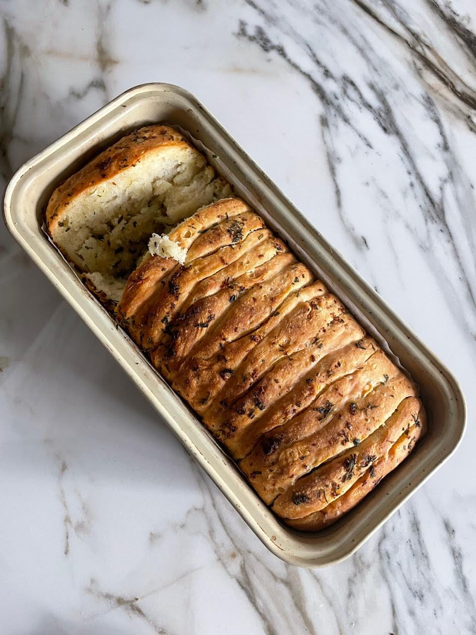 Recipe: Easy Fluffy Pull-Apart Garlic Bread